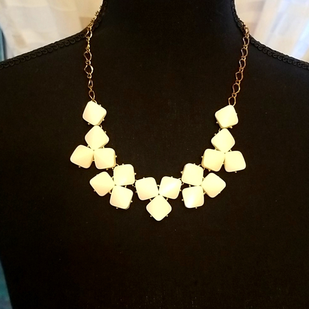 Statement necklace